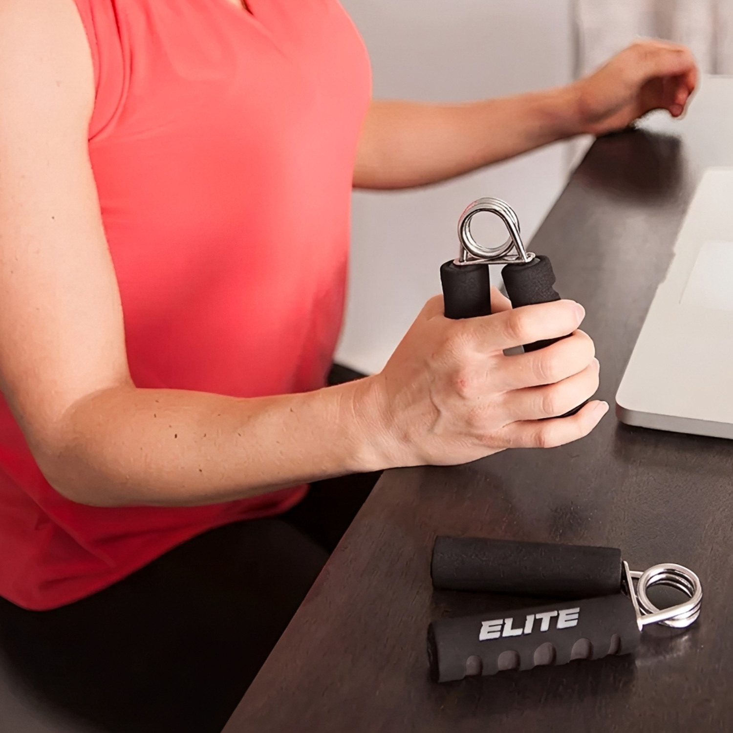ELITE Fitness Ergonomic Foam Hand Grip Pair