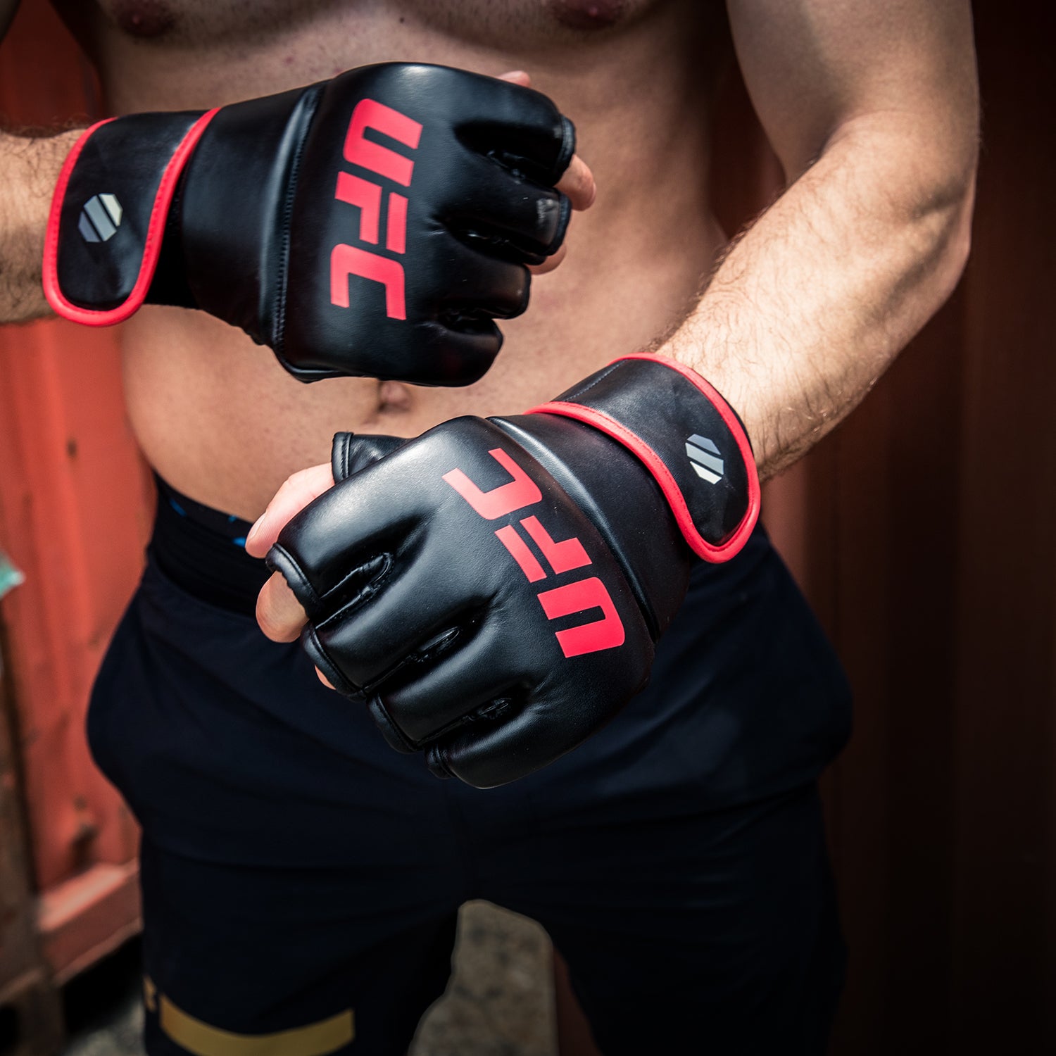 UFC MMA Contender Fitness Gloves - 6 Oz